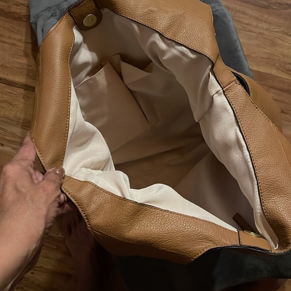 Lucky brand leather purse, brand new, no stains or scuffs - Picture 3 of 3